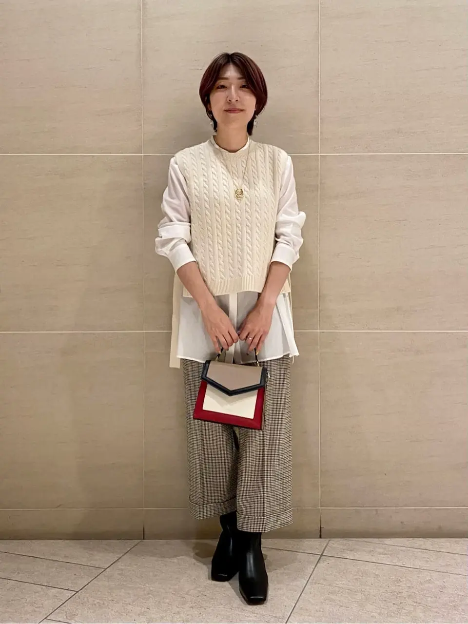  スタッフy コーディネート画像