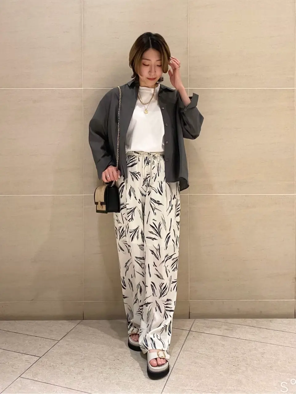  スタッフy コーディネート画像