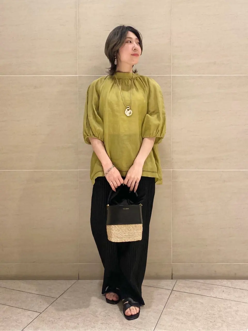  スタッフy コーディネート画像