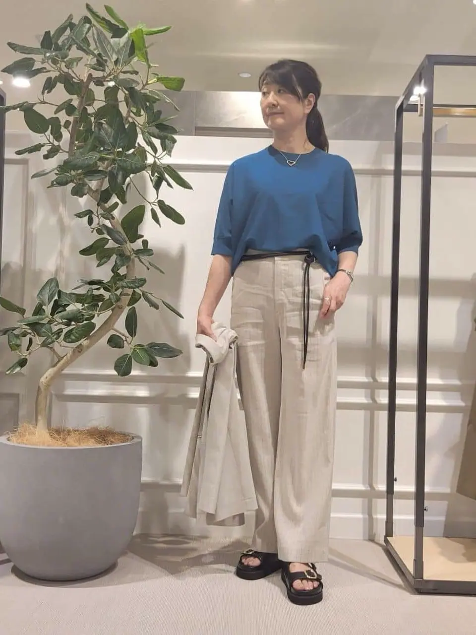  新保 コーディネート画像