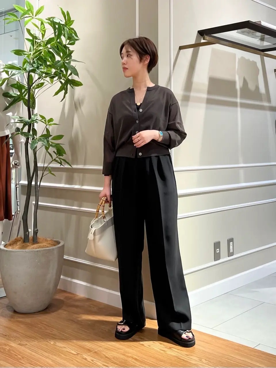 23区 伊藤 コーディネート画像