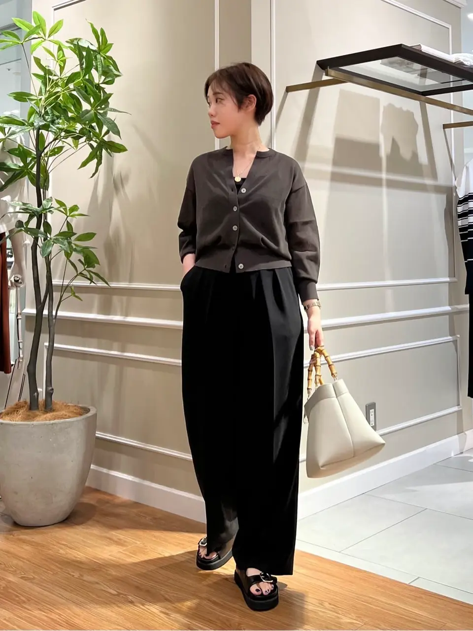 23区 伊藤 コーディネート画像