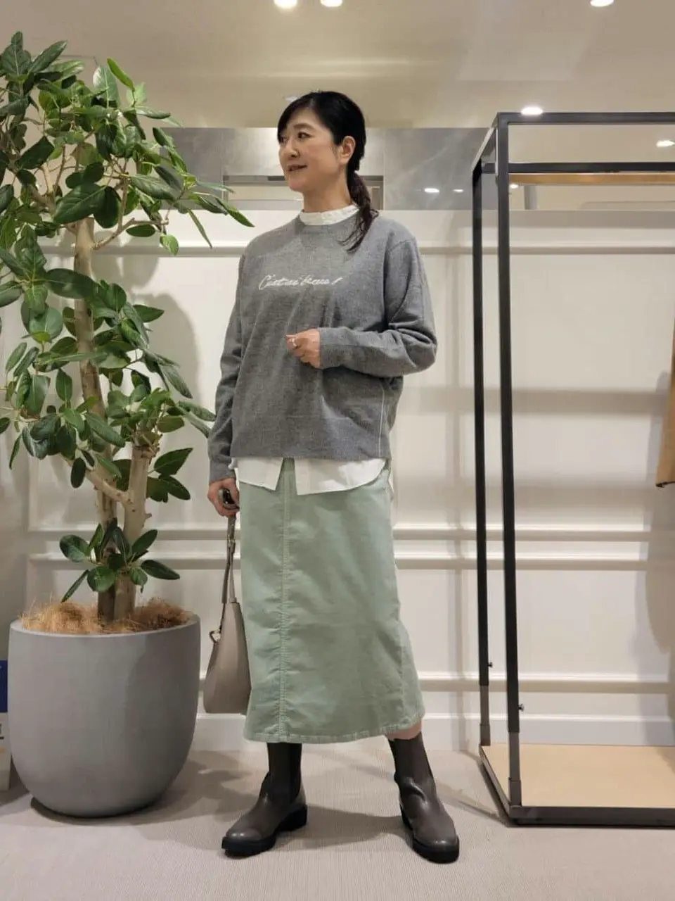  新保 コーディネート画像