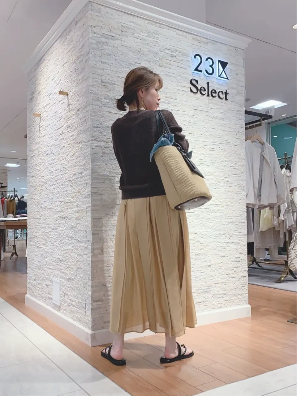 23区 犬塚 コーディネート画像