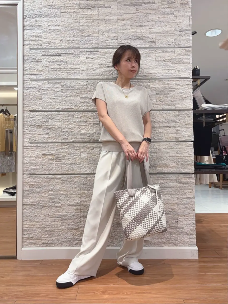 23区 犬塚 コーディネート画像