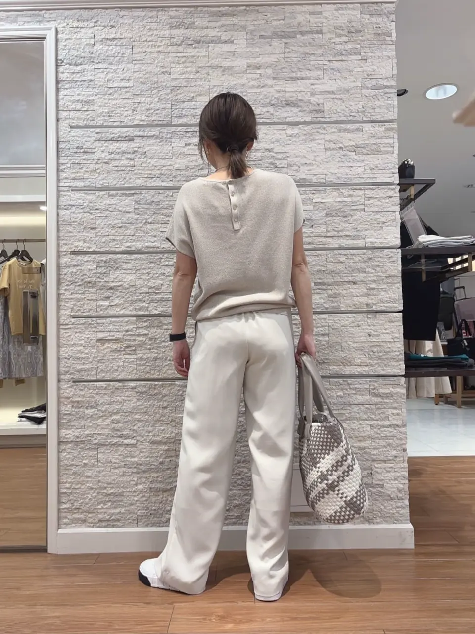 23区 犬塚 コーディネート画像