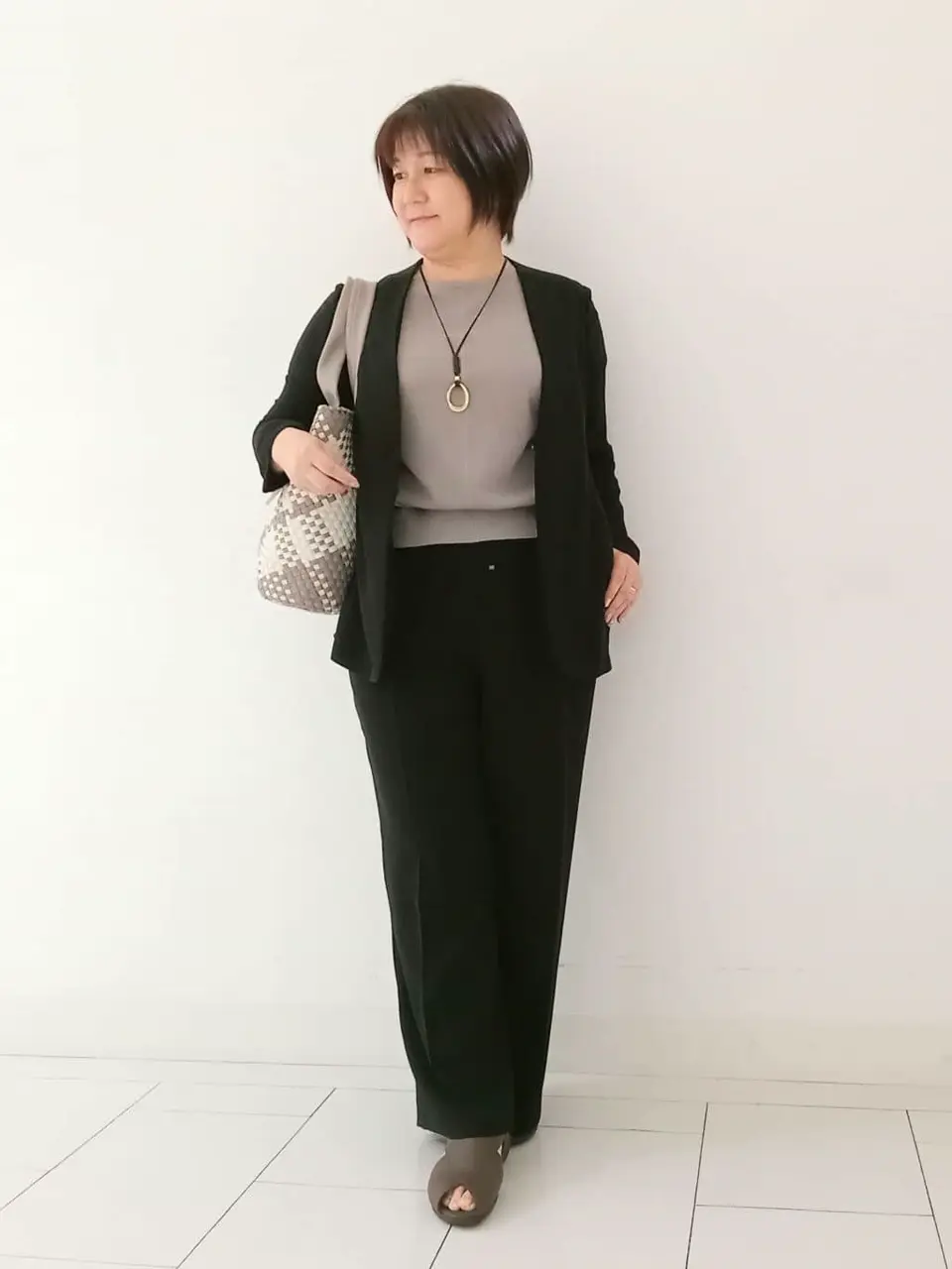  影 コーディネート画像