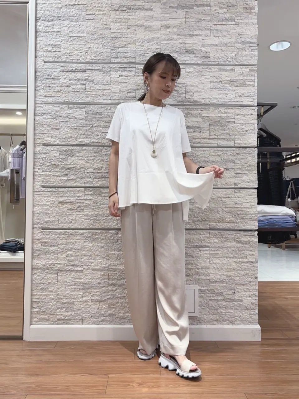 23区 犬塚 コーディネート画像