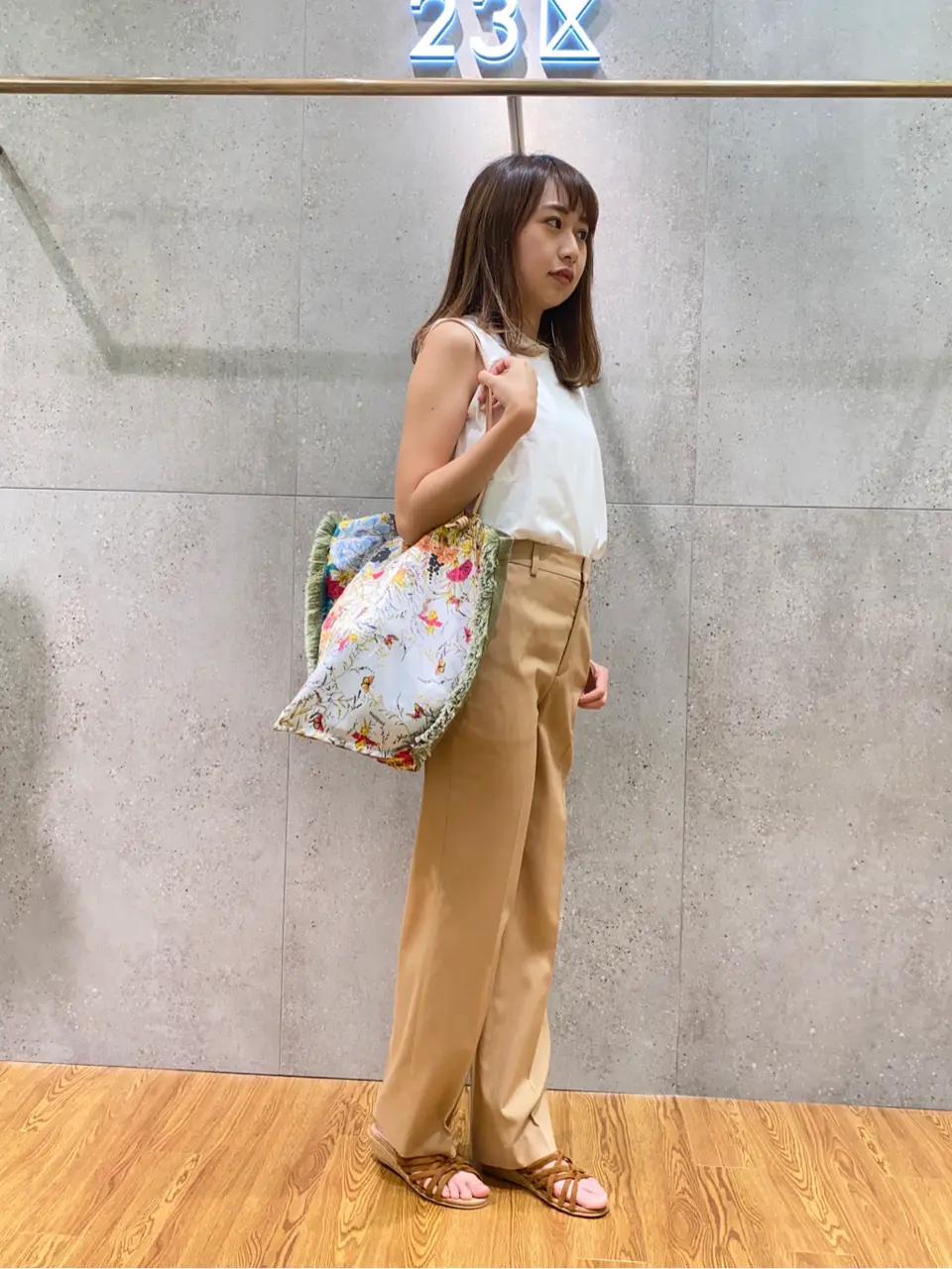 23区 Kanako コーディネート画像