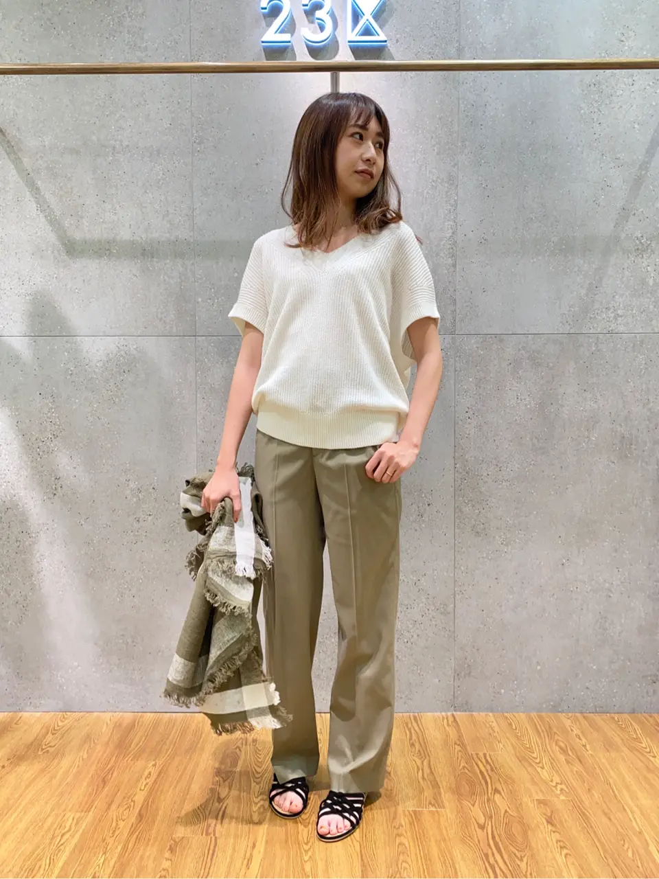 23区 Kanako コーディネート画像