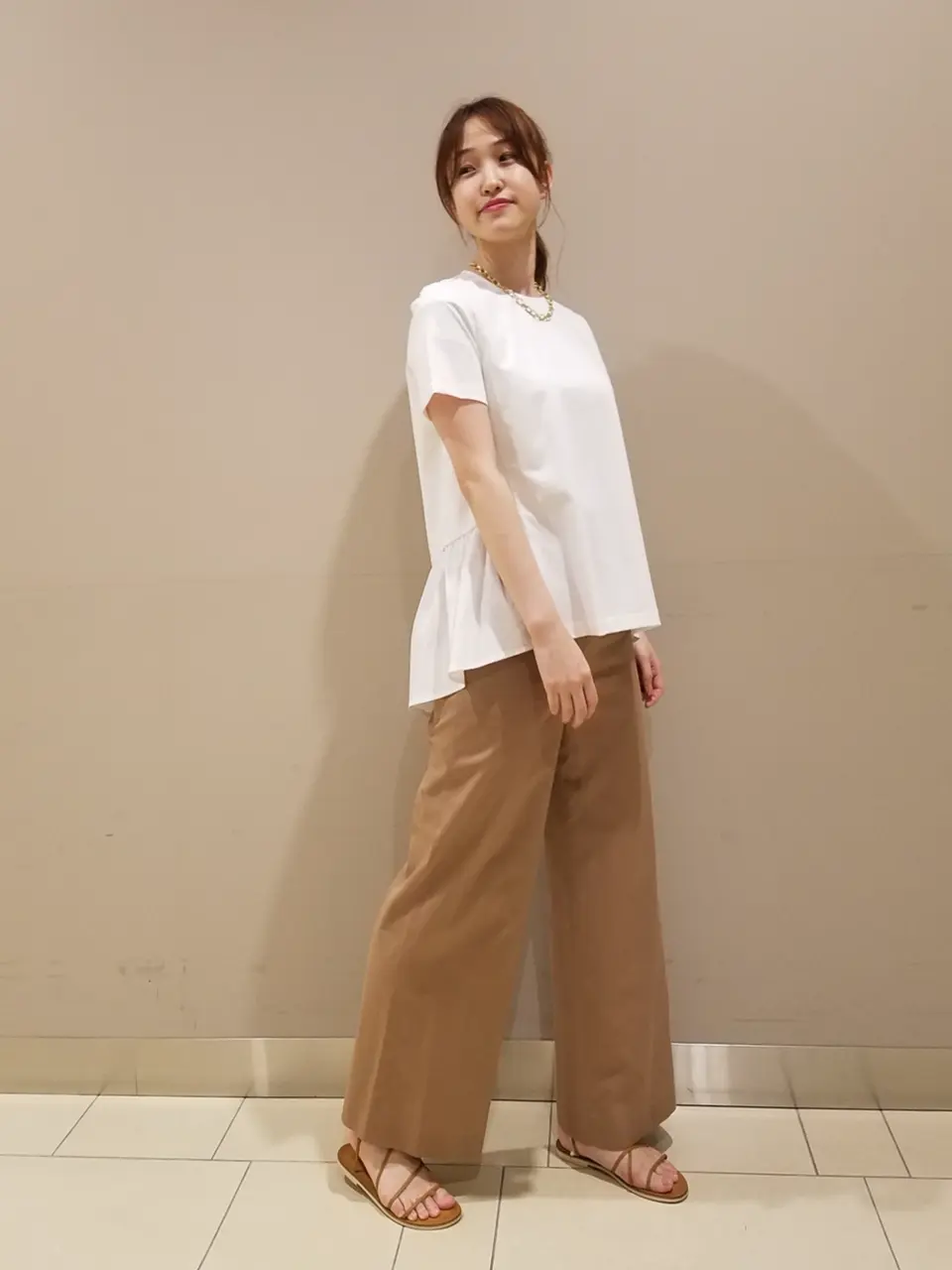  スタッフ. コーディネート画像