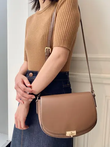 23区 秋葉 コーディネート画像