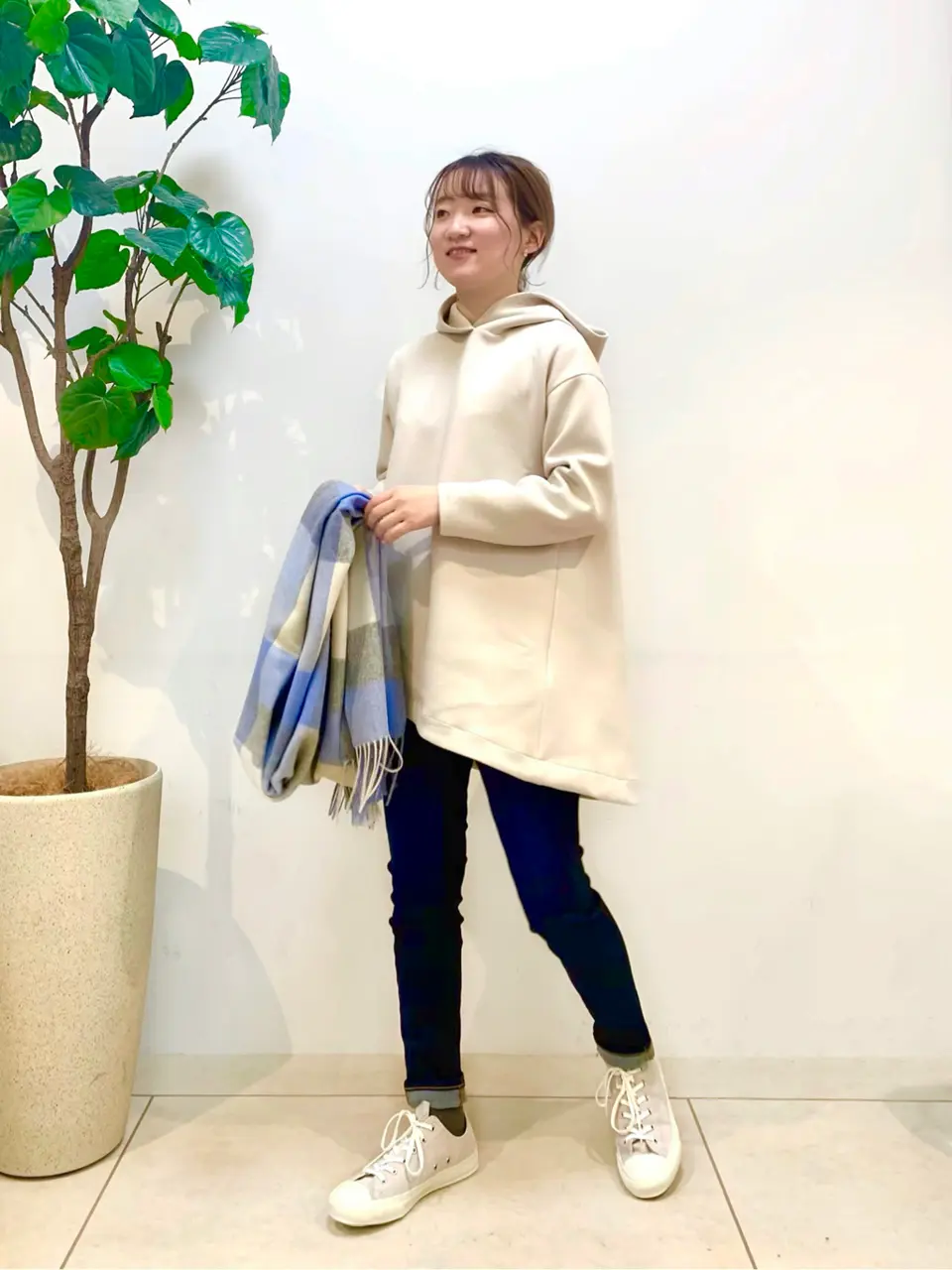 組曲 石井 コーディネート画像