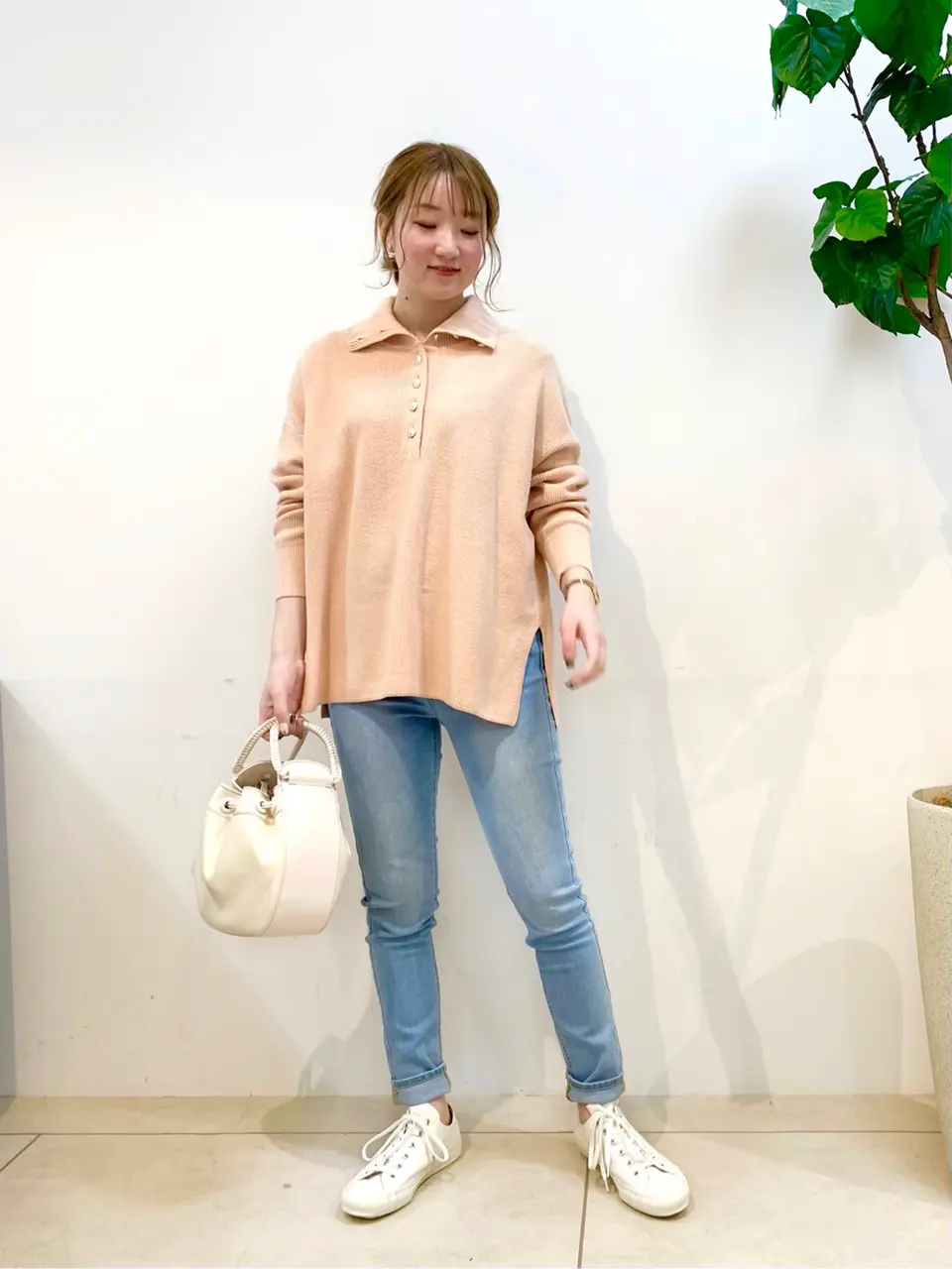 組曲 石井 コーディネート画像