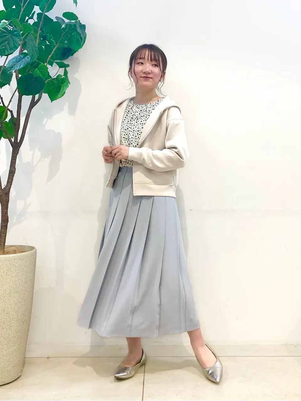 組曲 石井 コーディネート画像