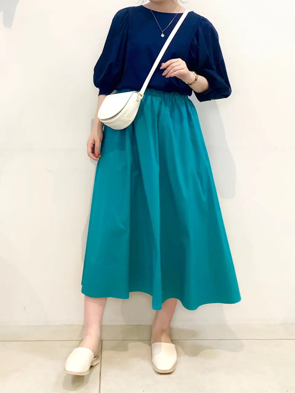 組曲 石井 コーディネート画像