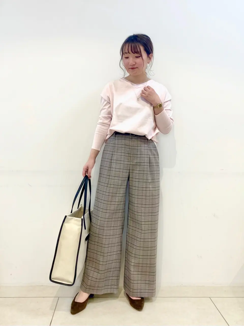 組曲 石井 コーディネート画像