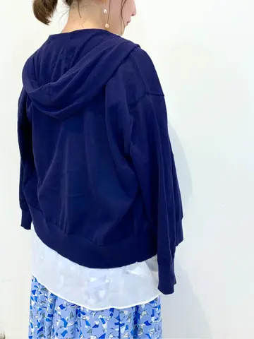 組曲 石井 コーディネート画像