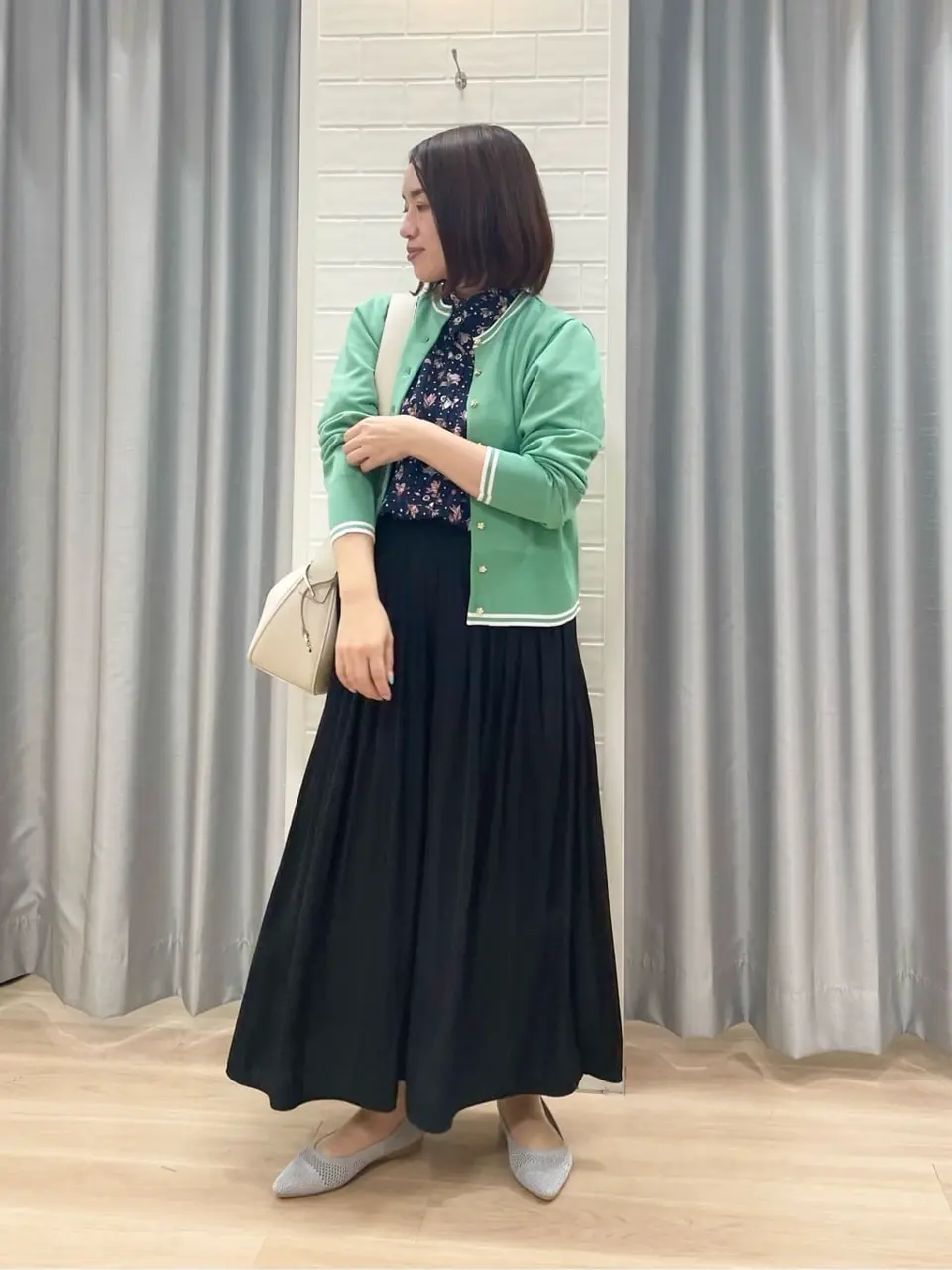 組曲 丸岡 コーディネート画像