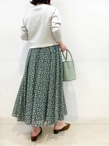 組曲 石井 コーディネート画像