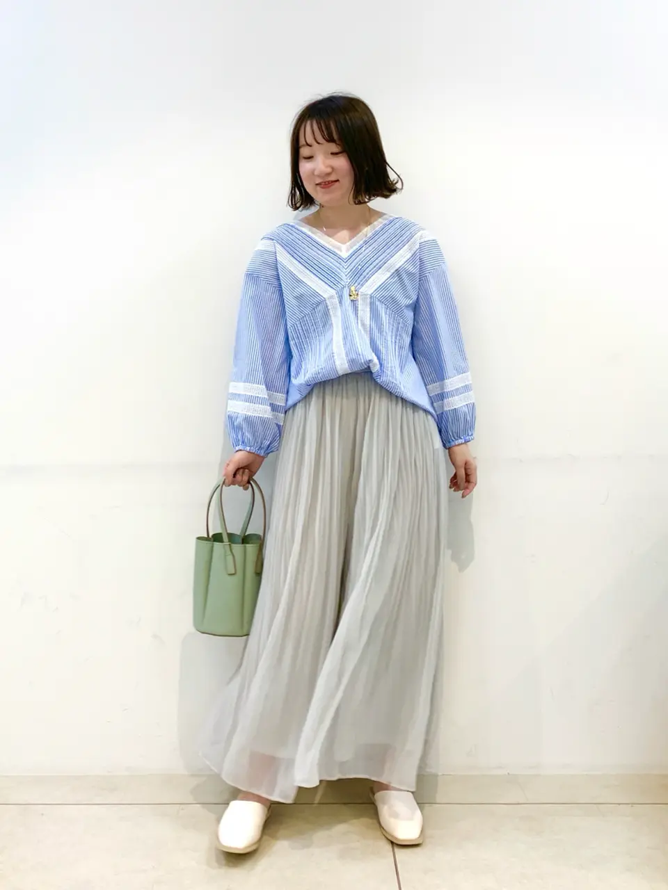 組曲 石井 コーディネート画像