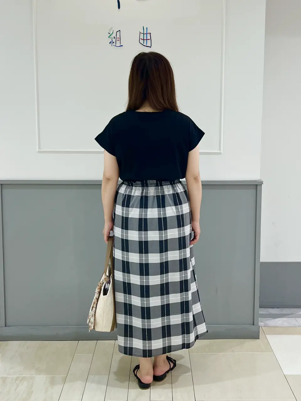 ANY SIS スタッフ コーディネート画像