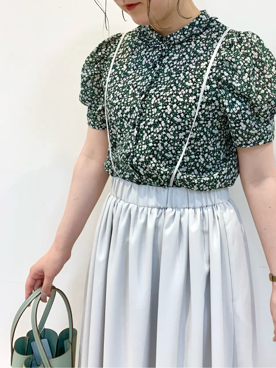 組曲 石井 コーディネート画像