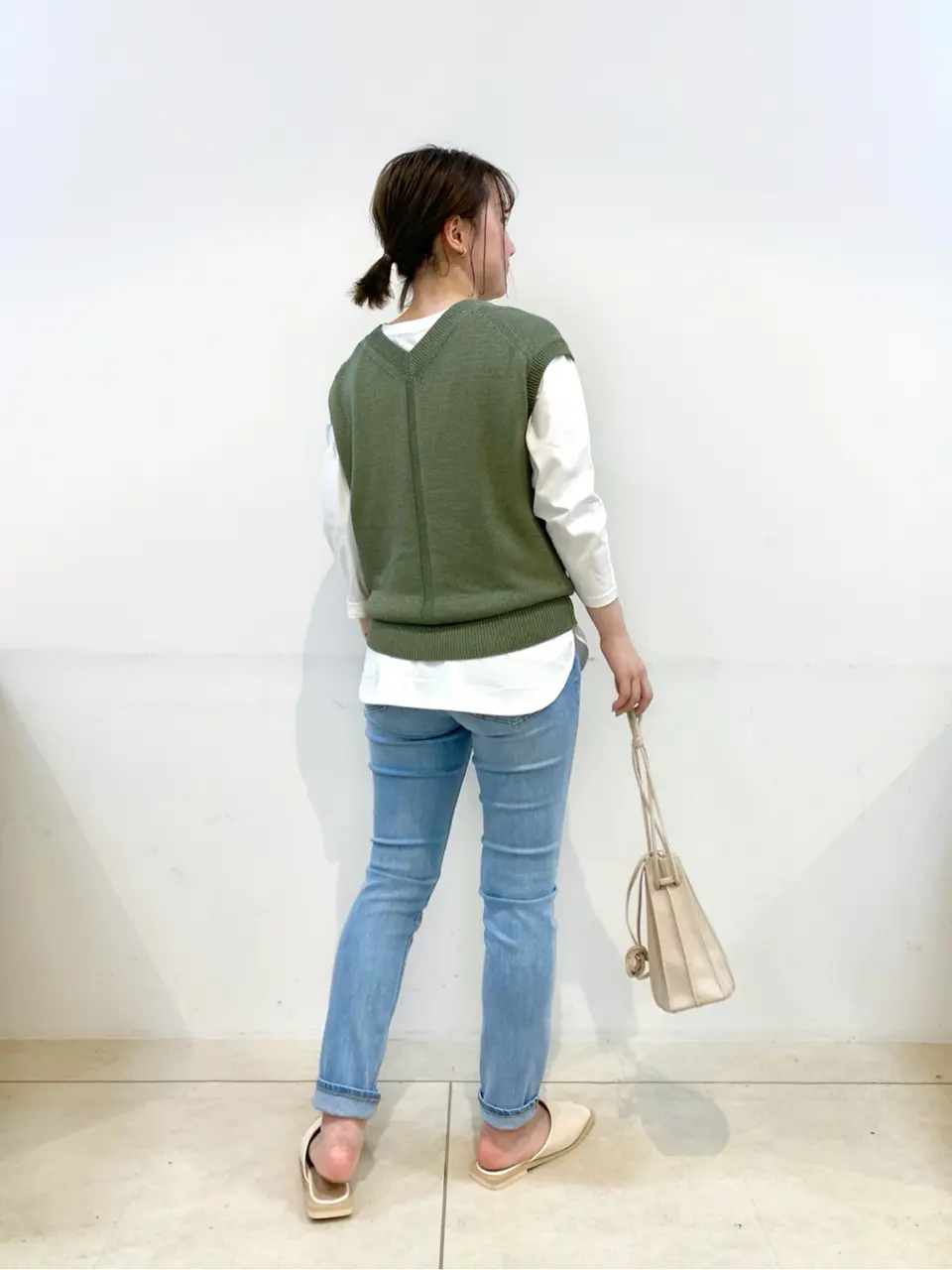 組曲 石井 コーディネート画像