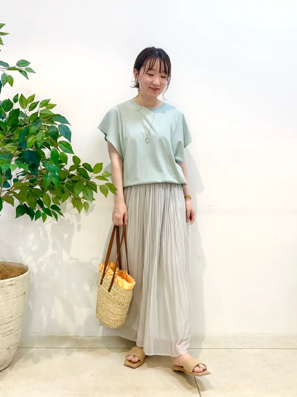 組曲 石井 コーディネート画像