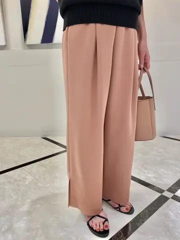 組曲 冨樫 コーディネート画像