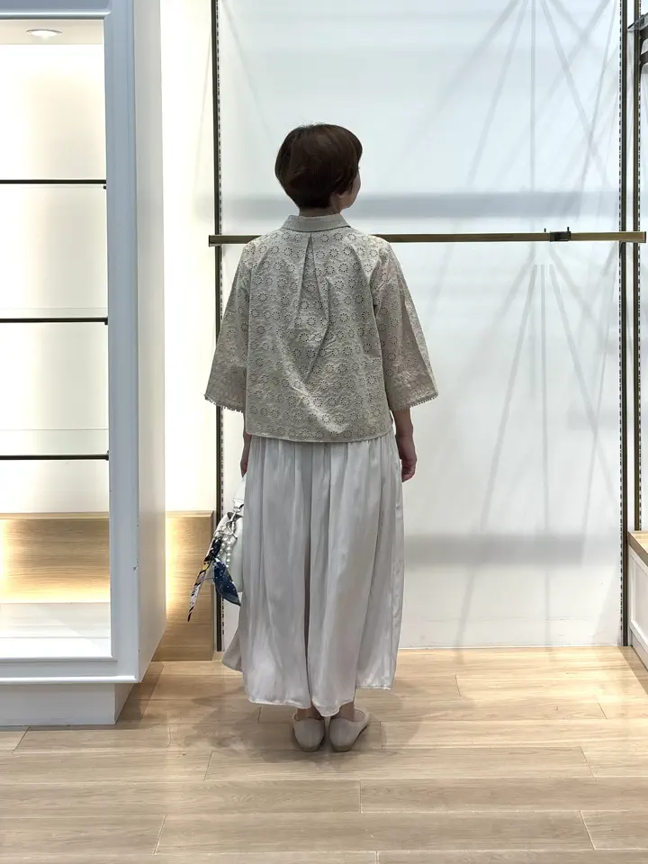 組曲 井上 コーディネート画像