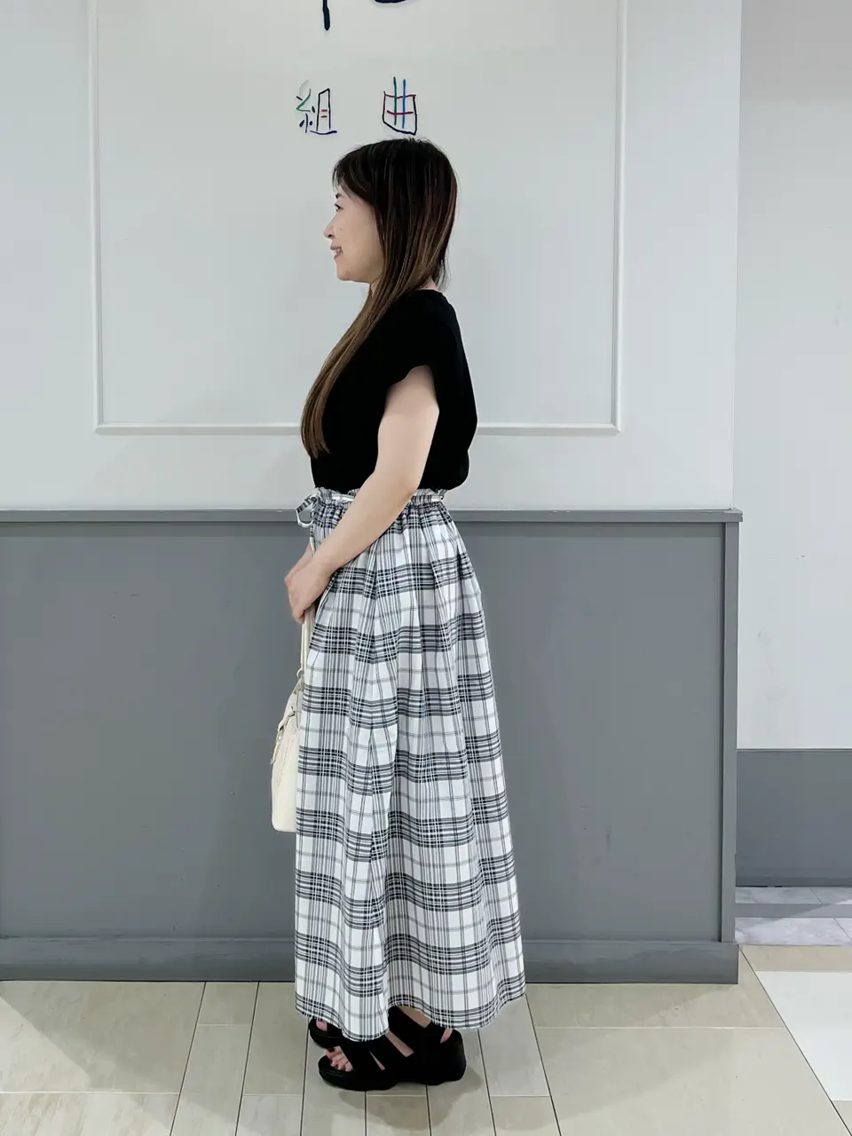 ANY SIS スタッフ コーディネート画像