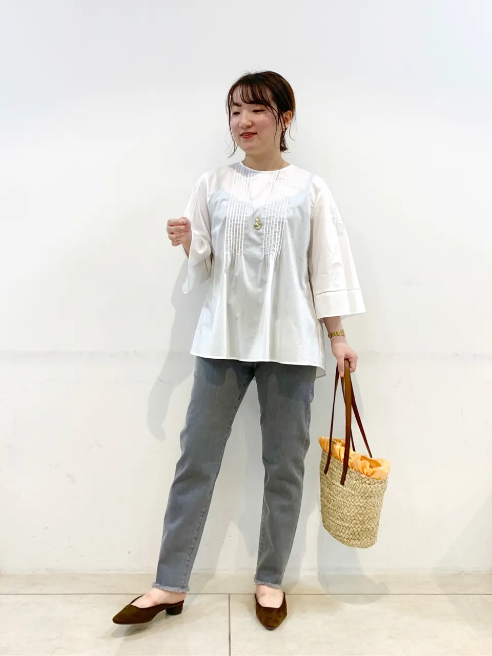 組曲 石井 コーディネート画像