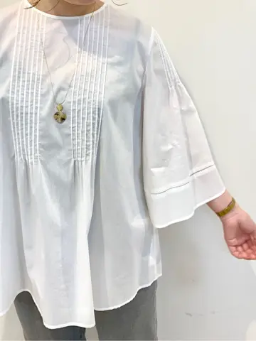 組曲 石井 コーディネート画像