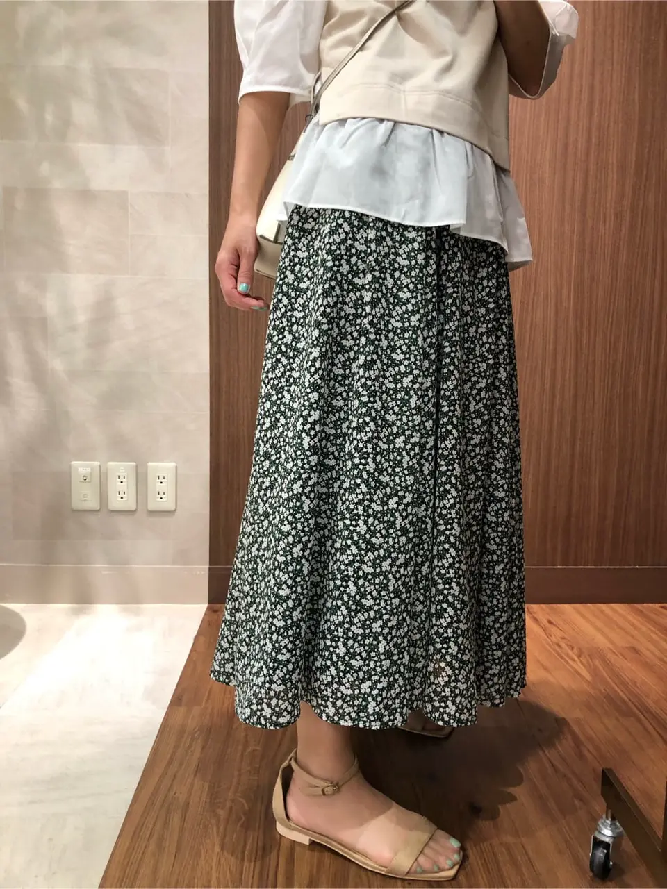 組曲 スタッフ コーディネート画像