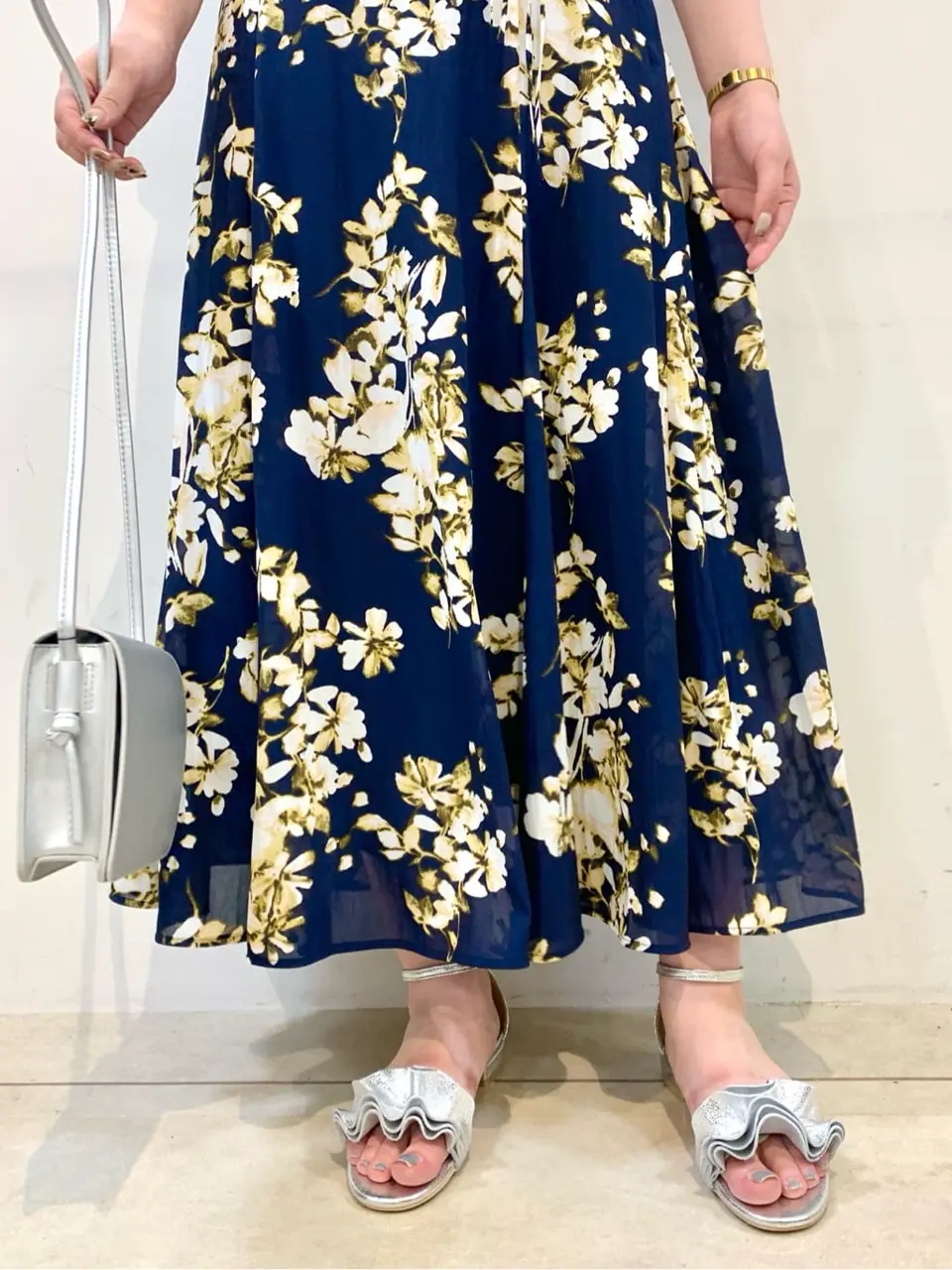 組曲 石井 コーディネート画像