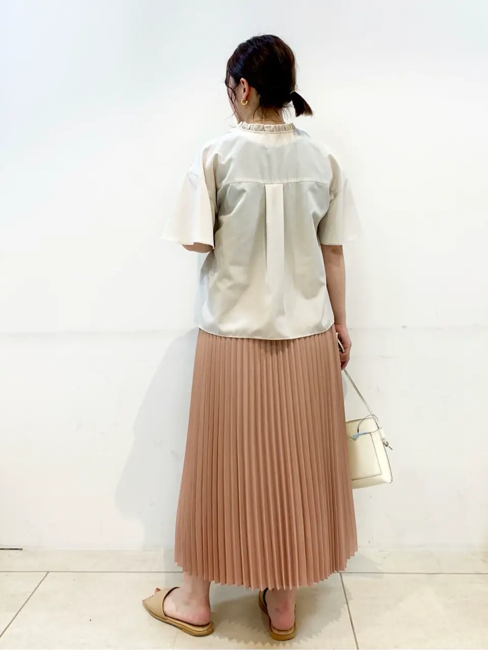 組曲 石井 コーディネート画像