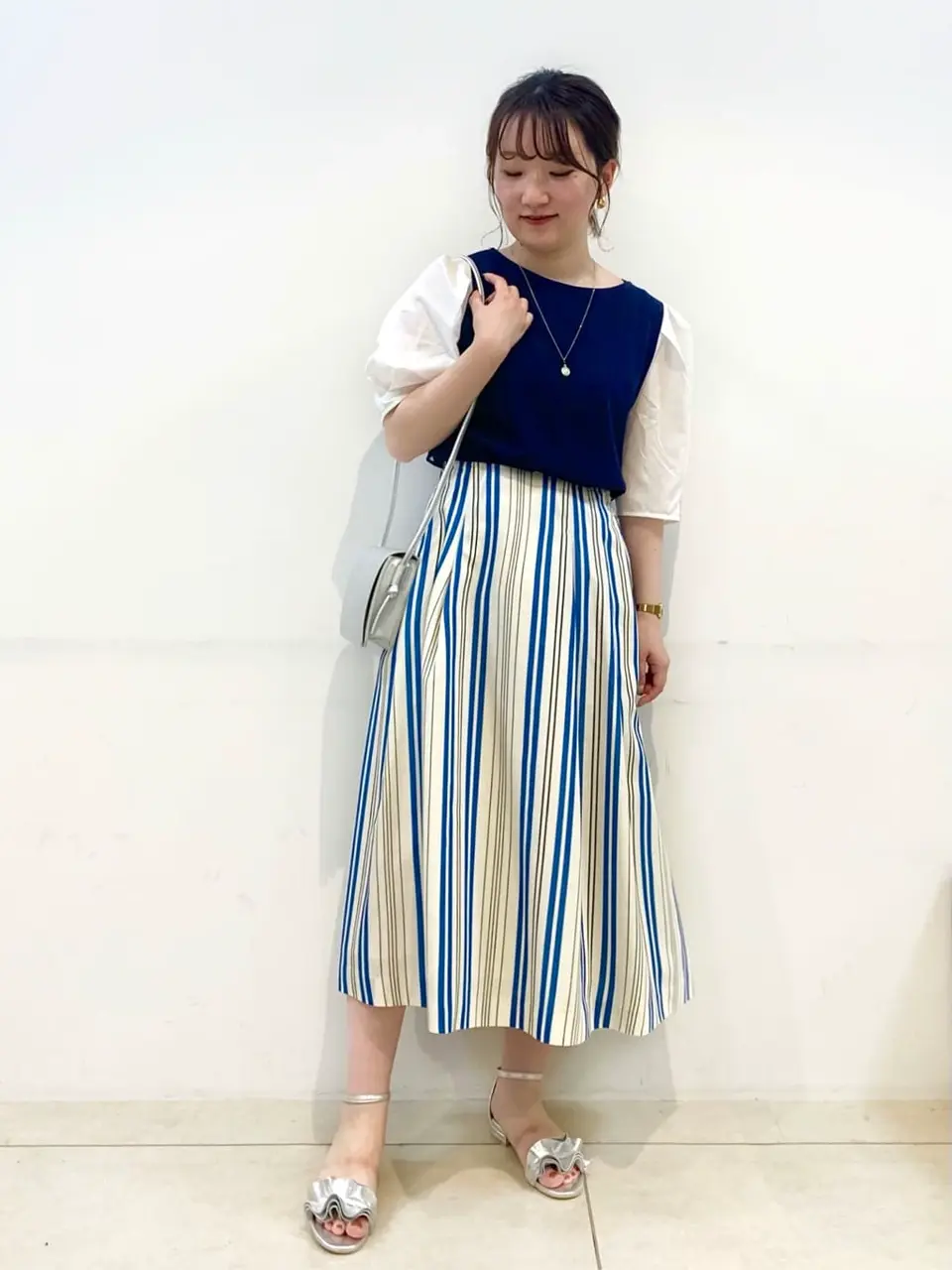 組曲 石井 コーディネート画像