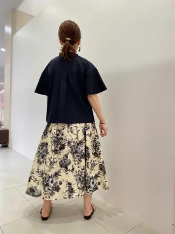 組曲 小林 コーディネート画像