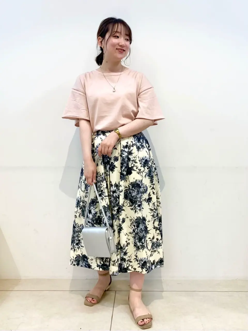 組曲 石井 コーディネート画像