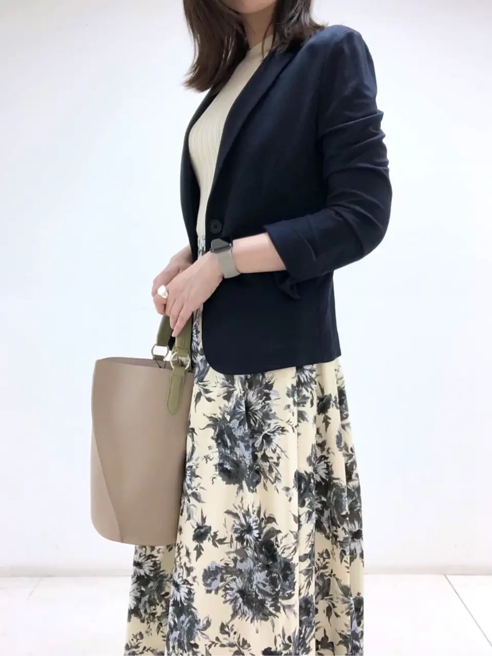 組曲 岩田 コーディネート画像