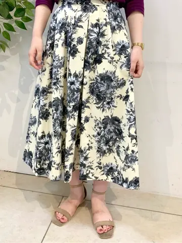 組曲 石井 コーディネート画像