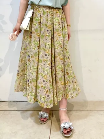 組曲 石井 コーディネート画像