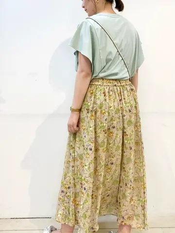 組曲 石井 コーディネート画像