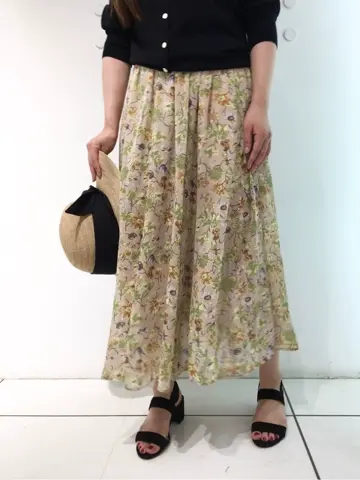 組曲 スタッフ コーディネート画像