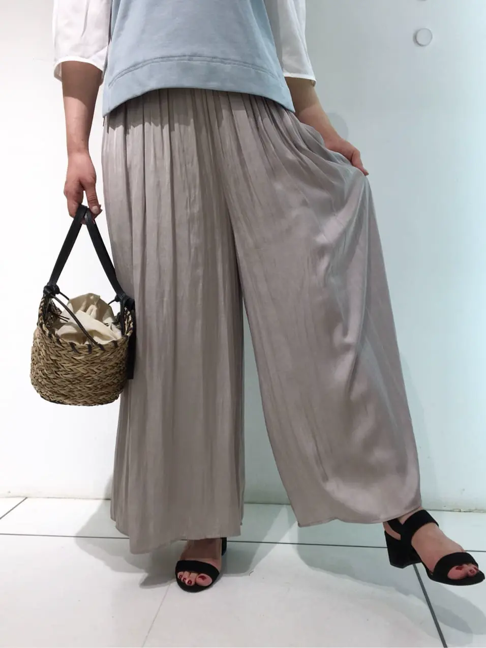 組曲 スタッフ コーディネート画像