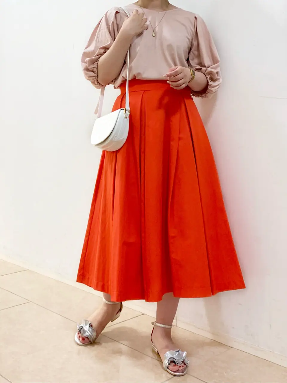 組曲 石井 コーディネート画像