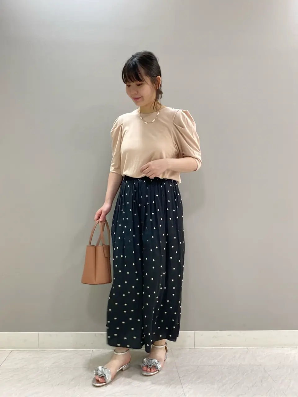 組曲 鈴木 コーディネート画像