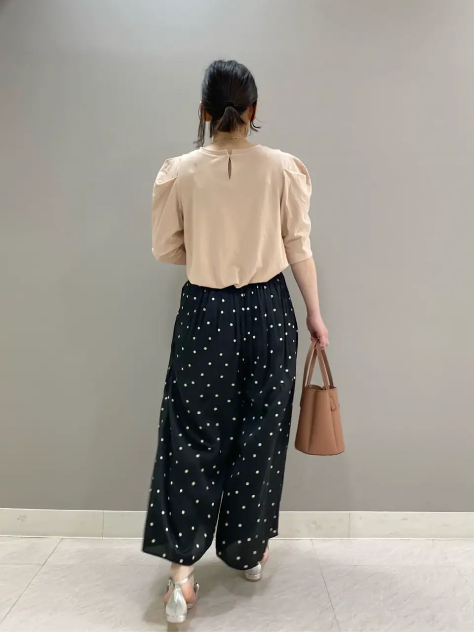 組曲 鈴木 コーディネート画像