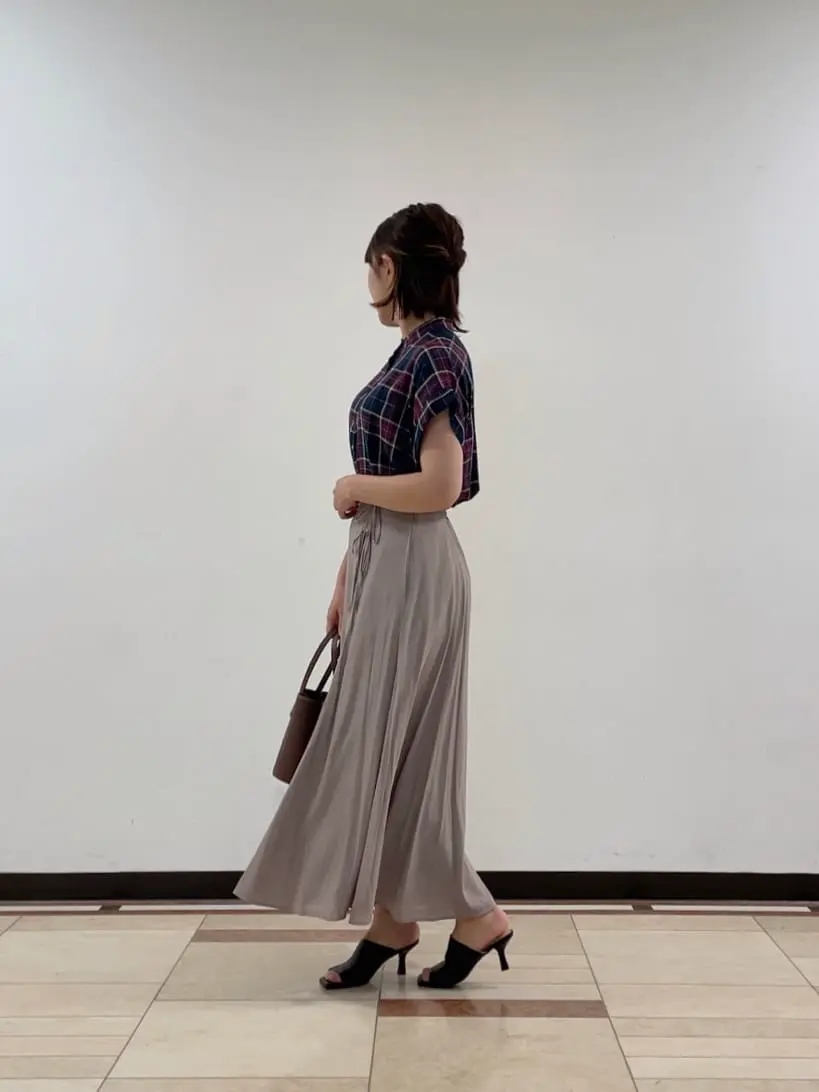 組曲 宮本 コーディネート画像